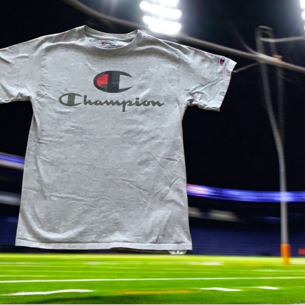 Champion T-shirts short sleeve adult size small, gray, red black  C Logo 🌴🏝